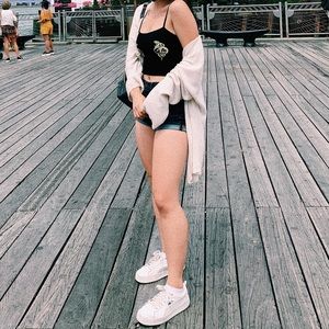 Meet your Posher, Gloria